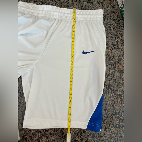 Nike Men's Shorts Size Med - Picture 8 of 9